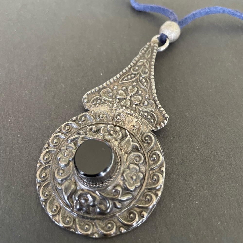 Antique 925 Sterling Silver Pendant with Black Onyx Gemstone